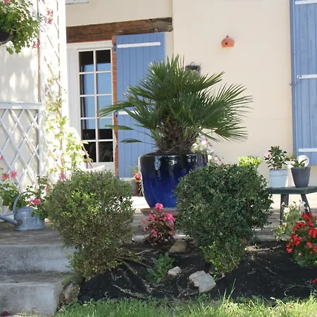 La Maison Bleue Rosieres (Tarn)